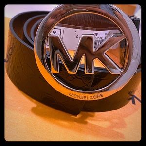 Michael Kors belt elegant MK logo belt